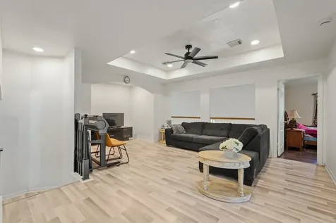 9434 Barretts Glen Ct Court Houston TX 77065