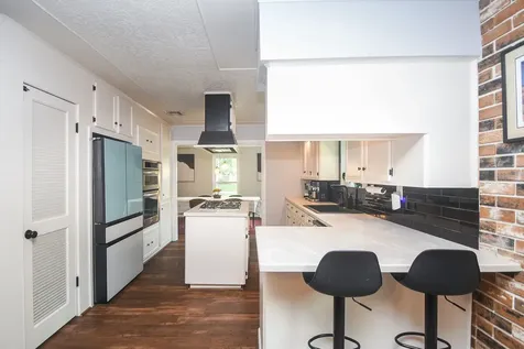 1606 W Chelsea Place El Lago TX 77586