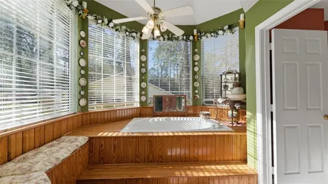 1923 Fairway Drive Huntsville TX 77340