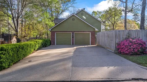 1923 Fairway Drive Huntsville TX 77340