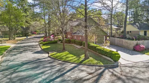 1923 Fairway Drive Huntsville TX 77340
