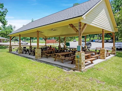 1923 Fairway Drive Huntsville TX 77340