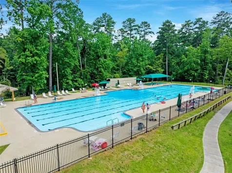 1923 Fairway Drive Huntsville TX 77340