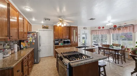 1923 Fairway Drive Huntsville TX 77340