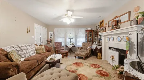 1923 Fairway Drive Huntsville TX 77340