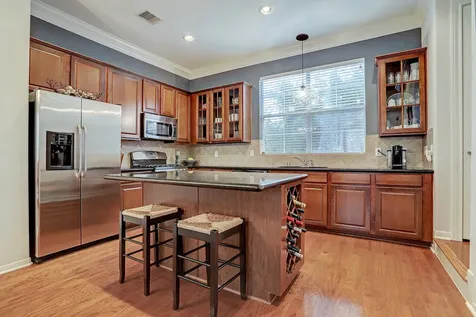 5806 Kansas Street I Houston TX 77007