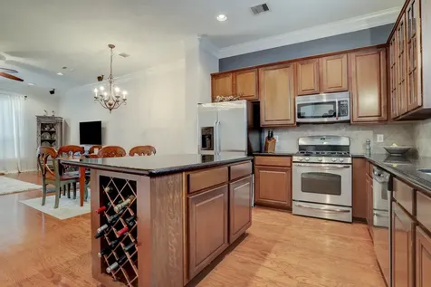 5806 Kansas Street I Houston TX 77007