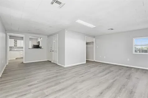 207 Farrer Street Angleton TX 77515