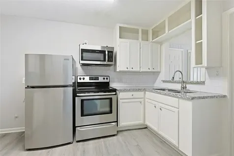 207 Farrer Street Angleton TX 77515