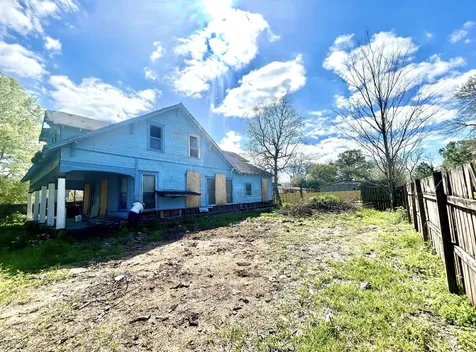 445 W Hartel Street Sour Lake TX 77659