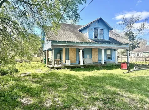 445 W Hartel Street Sour Lake TX 77659