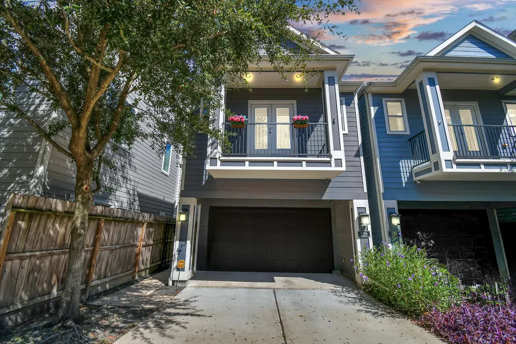 239 W 27th Street Houston TX 77008