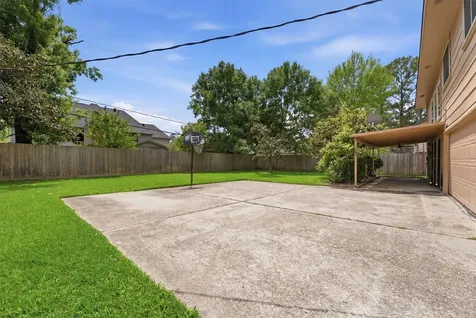 8115 Theisswood Road Spring TX 77379