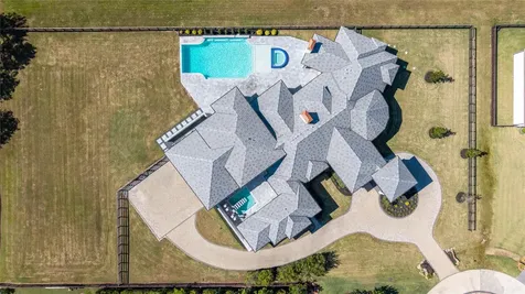 2 Little Sorrell Court Tomball TX 77377