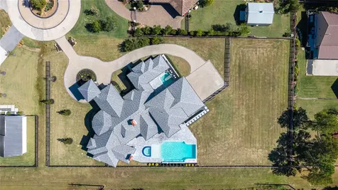2 Little Sorrell Court Tomball TX 77377