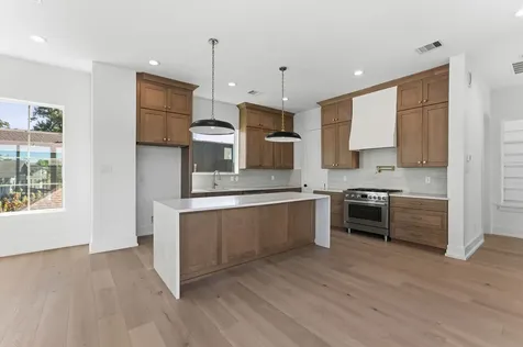 1104 Gibbs Street Houston TX 77009