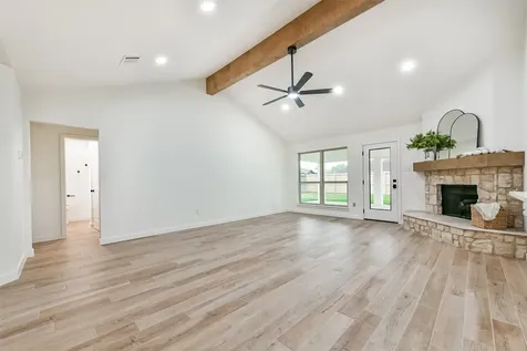 906 River Creek Drive La Porte TX 77571