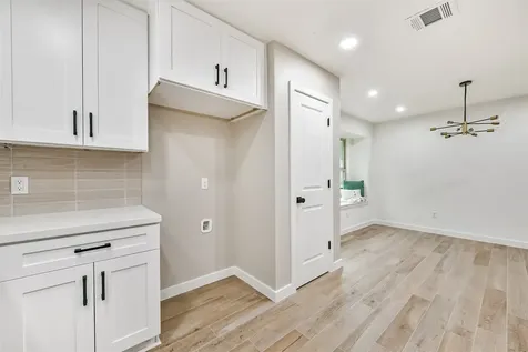 906 River Creek Drive La Porte TX 77571