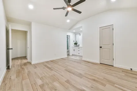906 River Creek Drive La Porte TX 77571