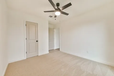 906 River Creek Drive La Porte TX 77571