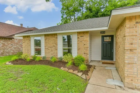 906 River Creek Drive La Porte TX 77571