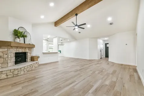 906 River Creek Drive La Porte TX 77571