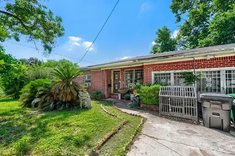 4538 Larkspur Street Houston TX 77051