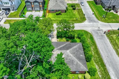 4538 Larkspur Street Houston TX 77051