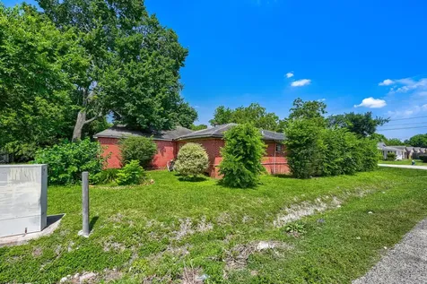 4538 Larkspur Street Houston TX 77051