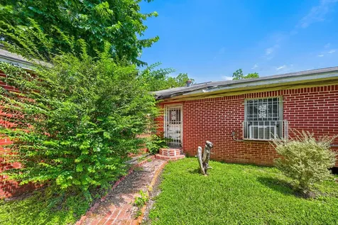 4538 Larkspur Street Houston TX 77051