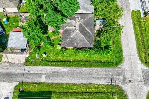 4538 Larkspur Street Houston TX 77051
