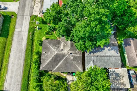 4538 Larkspur Street Houston TX 77051