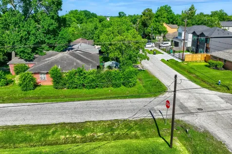 4538 Larkspur Street Houston TX 77051
