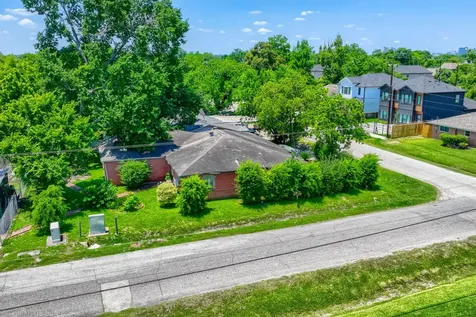 4538 Larkspur Street Houston TX 77051