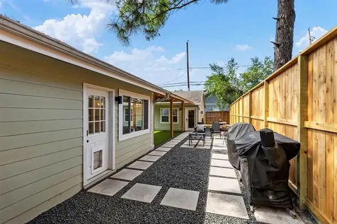 982 West 42nd Street Houston TX 77018