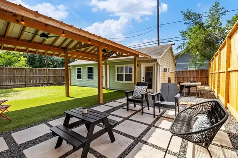 982 West 42nd Street Houston TX 77018