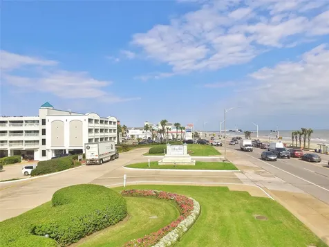 6102 Seawall Boulevard 389 Galveston TX 77551