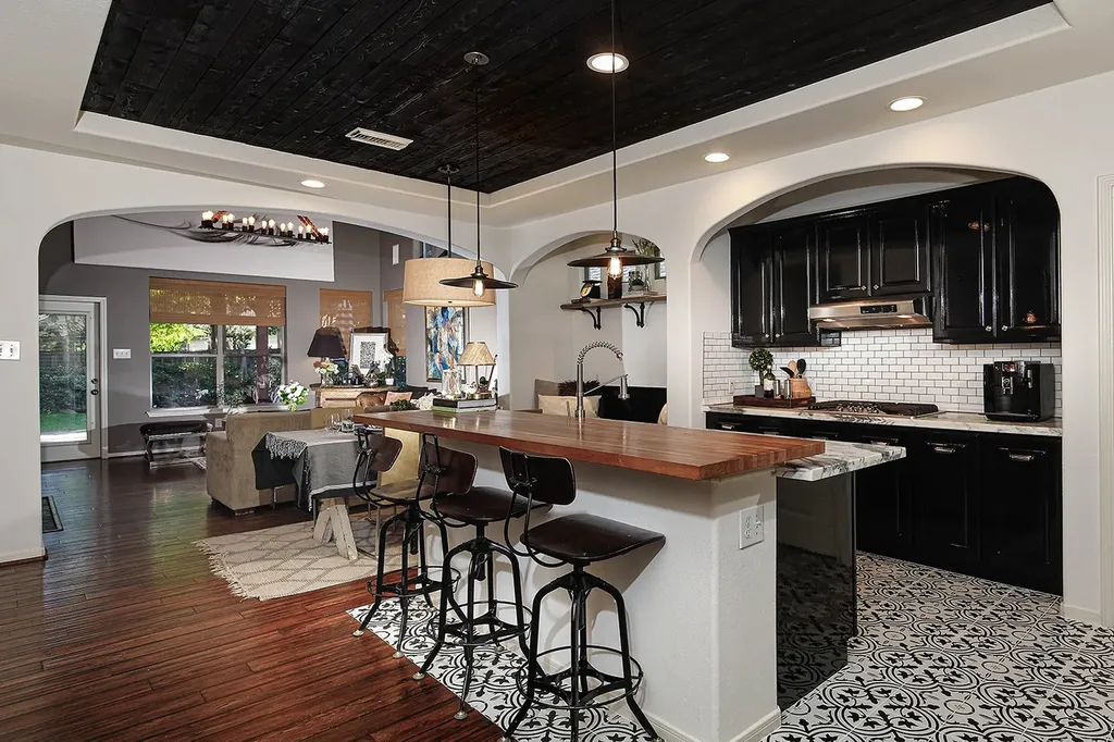 63 Douvaine The Woodlands TX 77382