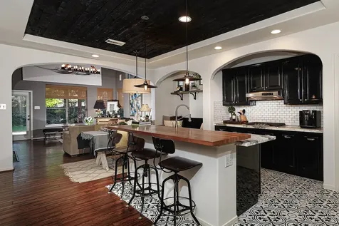 63 Douvaine The Woodlands TX 77382