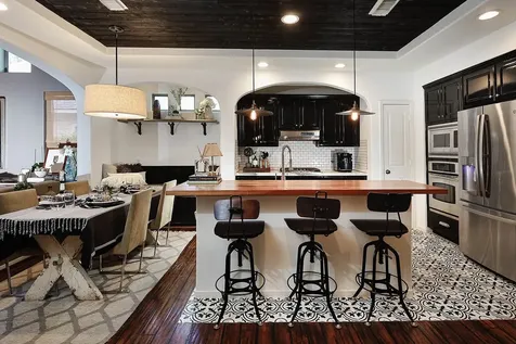63 Douvaine The Woodlands TX 77382