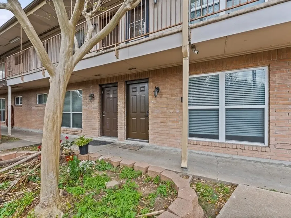 8110 Albacore Drive 12 Houston TX 77074