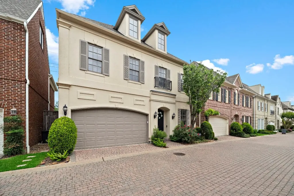 1229 Ripple Creek Drive Houston TX 77057