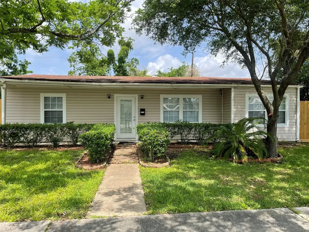 1701 Utah Street Baytown TX 77520