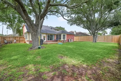 2221 Aberdeen Drive League City TX 77573