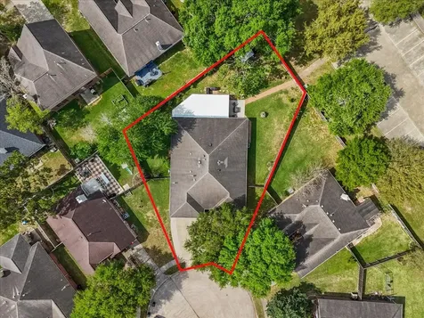 5102 Cherrywood Court League City TX 77573
