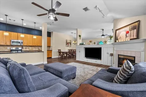 5102 Cherrywood Court League City TX 77573