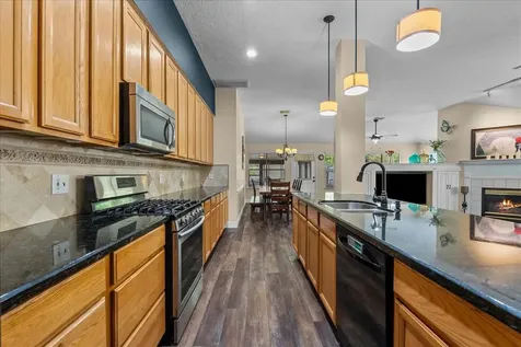 5102 Cherrywood Court League City TX 77573