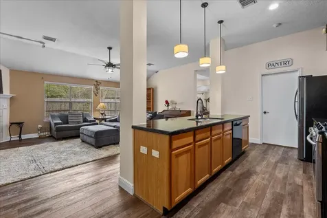 5102 Cherrywood Court League City TX 77573