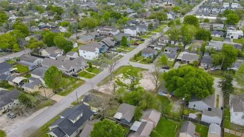 4819 Cetti Street Houston TX 77009
