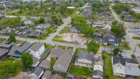 4819 Cetti Street Houston TX 77009